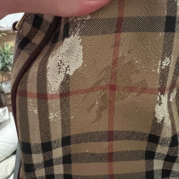 Burberry Boston Bag (callouts in photos) - Picture 8 of 14